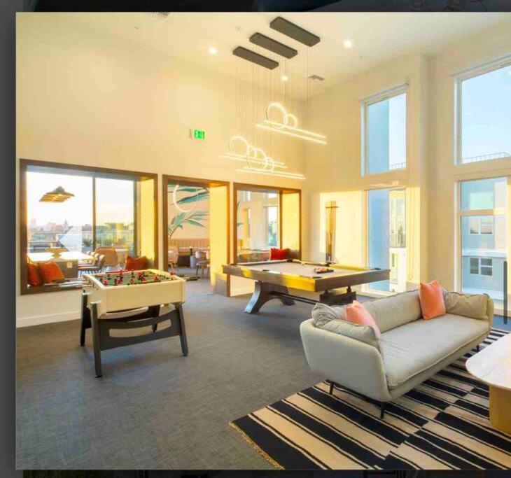 Relax On Wilshire With A View Leilighet Los Angeles Eksteriør bilde